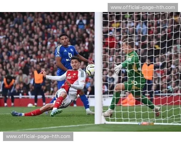 阿森纳2-0领先狼队,特罗萨德与圣地亚哥冲突引发双方对峙 阿森纳2-0领先狼队,特罗萨德与圣地亚哥冲突引发双方对峙